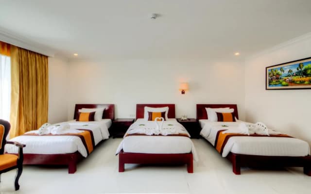 Sokharoth Hotel - photo 2