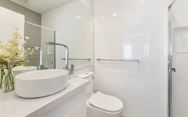 Gorgeous 3-bed House With Spacious Shared Backyard - photo 5