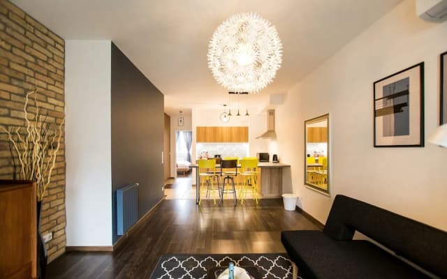Corvintage Apartments - photo 2