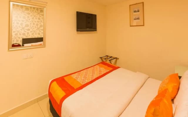 OYO 175 Lotus Hotel - photo 2