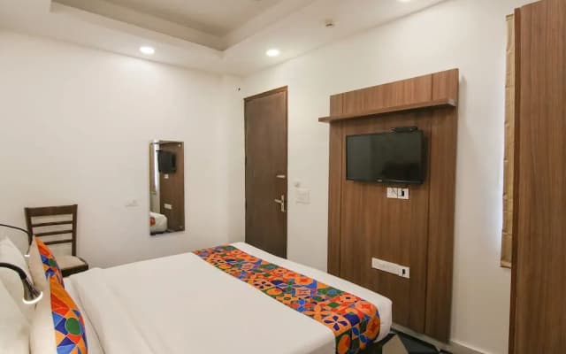 FabHotel Signature Luxe Inn - photo 4