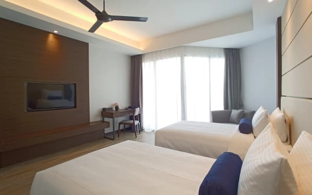 Pacific Regency Beach Resort Port Dickson - photo 4