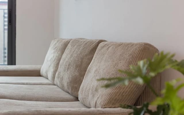 ONE 18 Ngoc Lam Apartment - photo 2