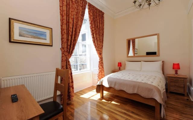 Edinburgh City Suites - photo 2