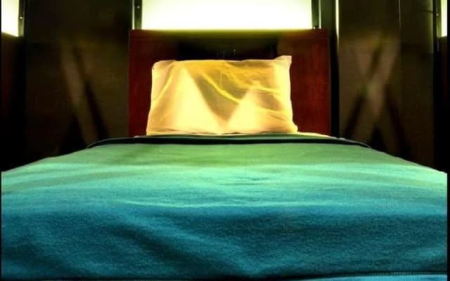 Bedbunkers Kuta Hostel - photo 2