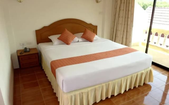 Kata View Guesthouse - photo 4