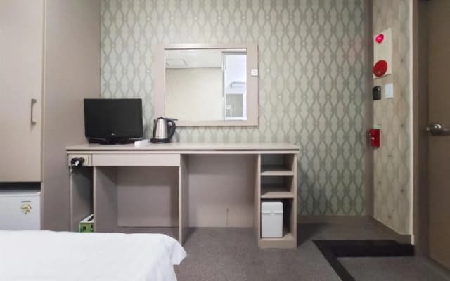 OYO Hostel Myeongdong 2 - photo 2