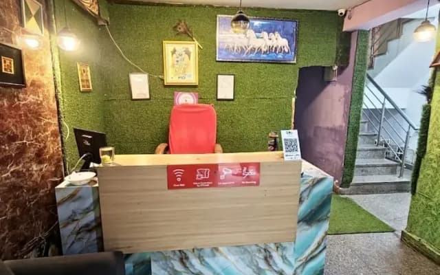 Green Orbit Hotel - photo 4