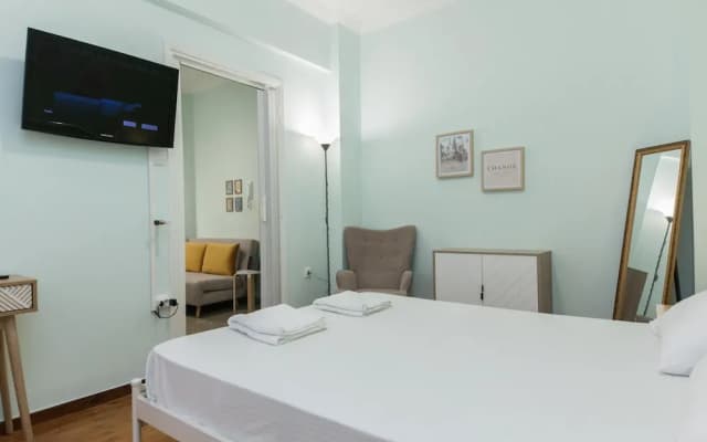 Athens Central Explorer Nest 1 Bd Apt - photo 4