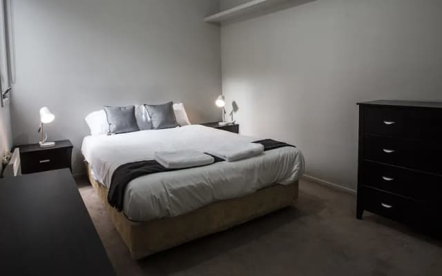 ReadySet Apartments on Altona - photo 4