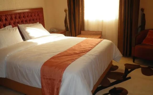 Bayan International Hotel - photo 2