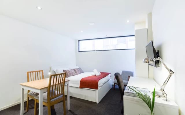 EMILY, Carlton Studio Apartment - photo 2