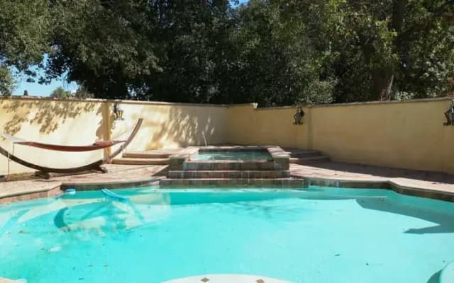 Encino 5 Bedroom House-Private Pool - photo 5