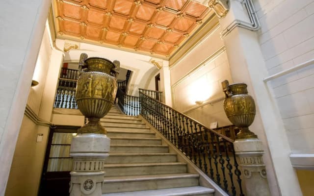 Palace Guesthouse - photo 2