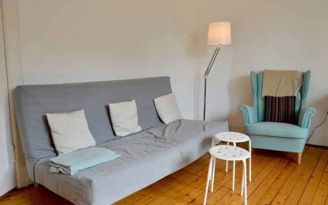 Central 2 Bedroom Flat in Edinburgh - photo 4
