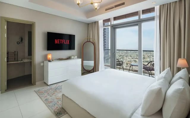 Chic 2BR in Paramount Midtown - photo 5