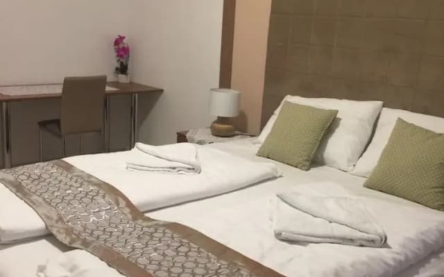 Corvin Rose Apartment Hotel - photo 4