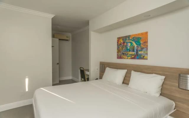 The Biscayne Hotel - photo 4