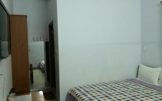 Gold Star Hotel - photo 3