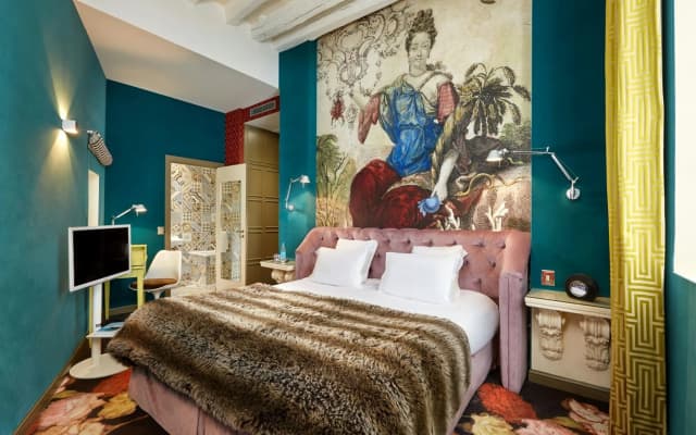 Hôtel du Petit Moulin, Haute Couture hotel by Lacroix - photo 3