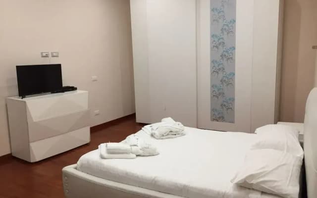 Spanish Steps Suite 128 - photo 2