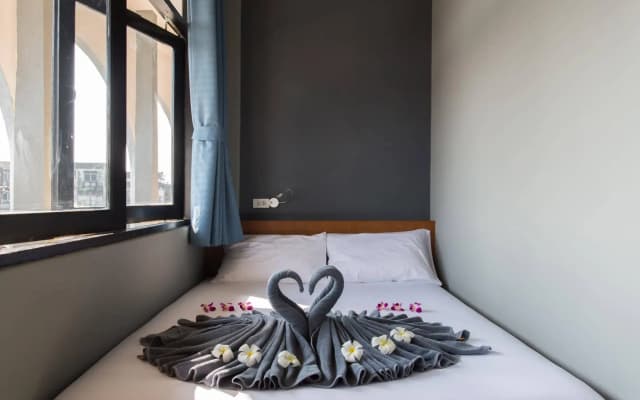 Holiday Station Hostel - photo 3