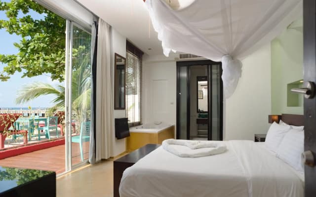 Mandalai Hotel - photo 3
