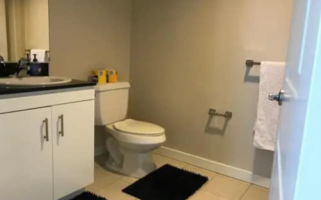 Luxury Two Bedroom Near The Grove - photo 2