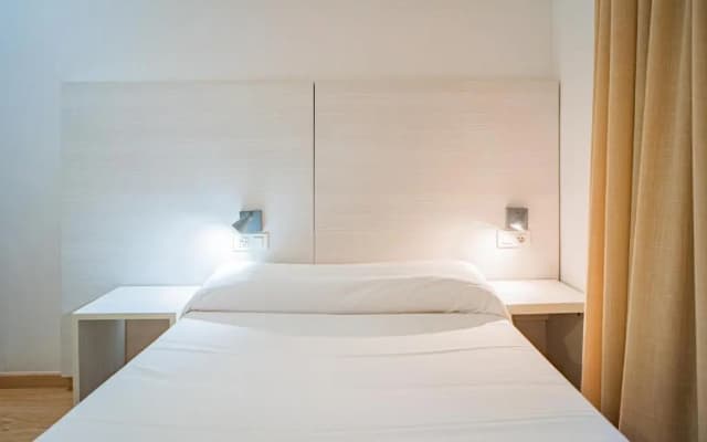 Hostal Fina - photo 2