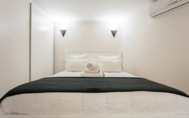 Plaza Mayor Flats - photo 4