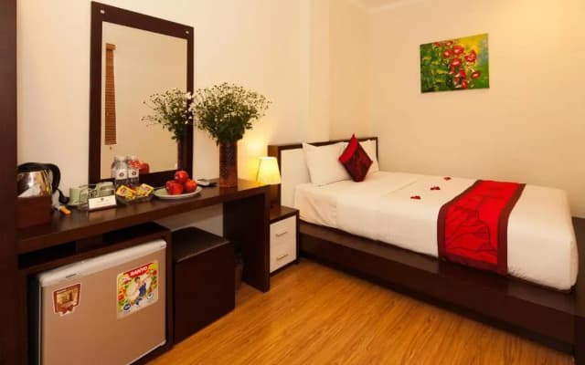 Rising Dragon Estate Hotel - photo 4