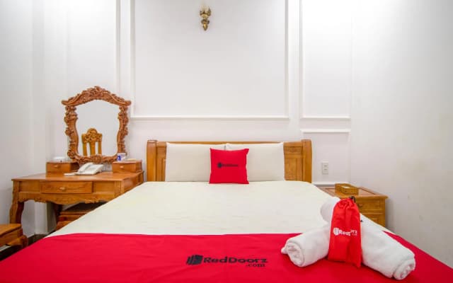 RedDoorz Plus near Phan Xich Long - photo 5