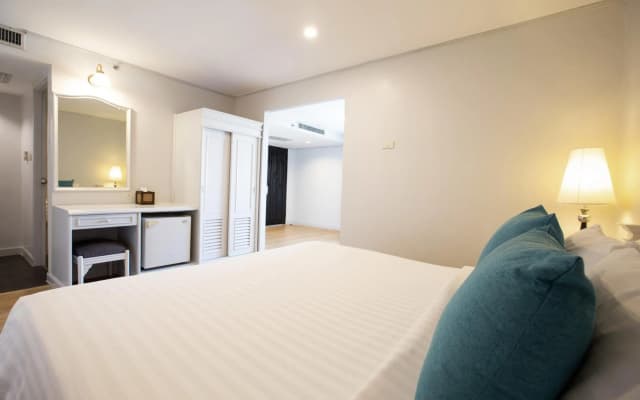 CH Hotel - photo 4