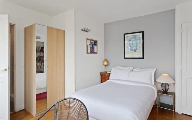 Stunning 3 Bed Apt With Balcony Near Champs Elysée - photo 3
