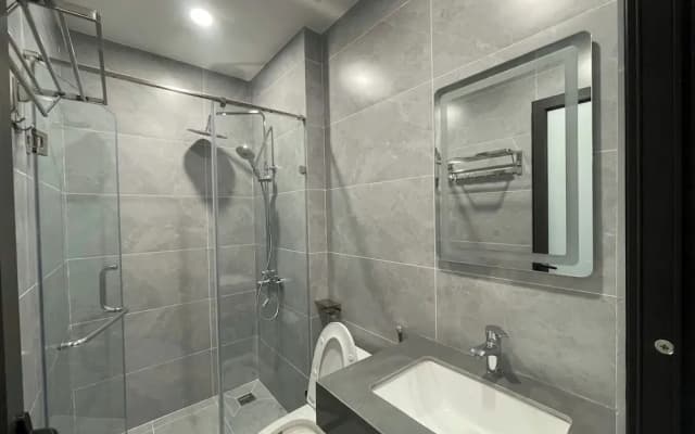 Lumi West Lake Apartment - photo 5