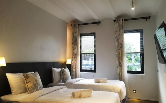 Hotel Noir - photo 4