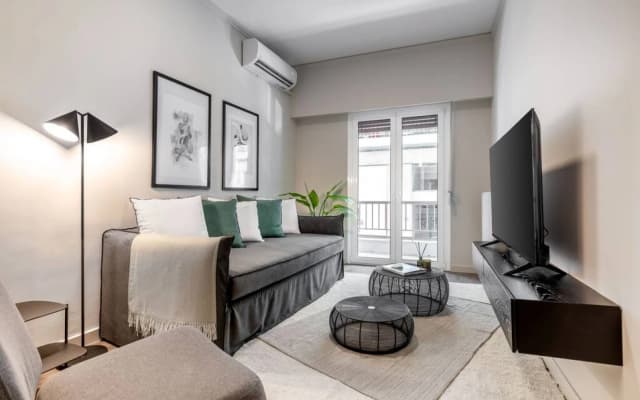 The Beehive Apartments - photo 4