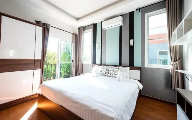 Villa Rajapruek Entire 3 villas 7 bedrooms near airport - photo 4