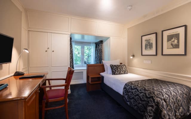 Apollofirst Boutique Hotel - photo 3