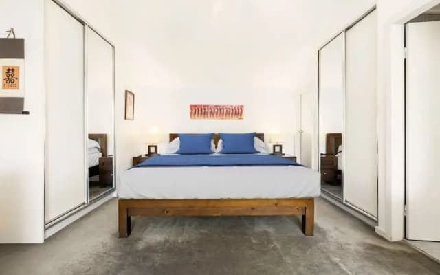 Poolside Apartment Opposite Redfern Park - photo 2