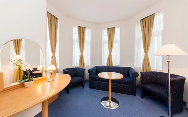 East City Hotel - photo 3