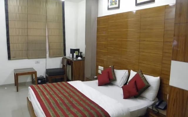 Hotel Chanchal Continental - photo 4