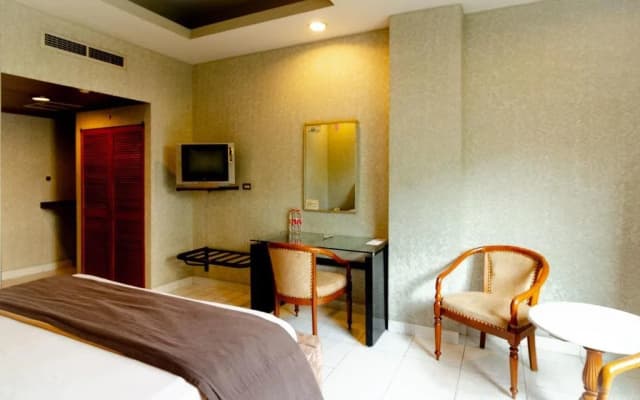 Peninsula Hotel - photo 5