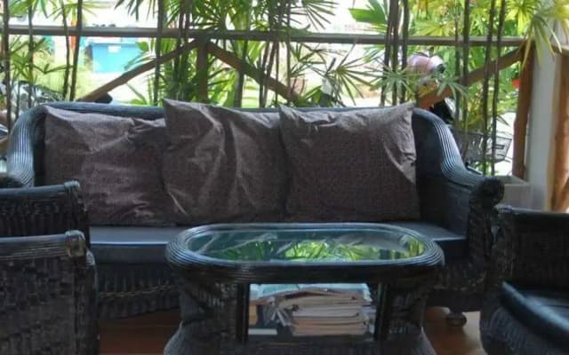 Super Green Hotel - photo 2
