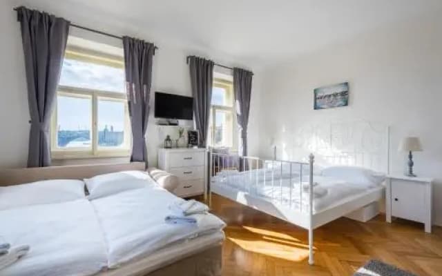 Kafka Apartment with bridge view - photo 4