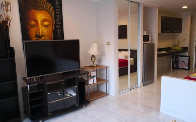 Jomtien Hill Resort Pratamnak 107 - photo 2