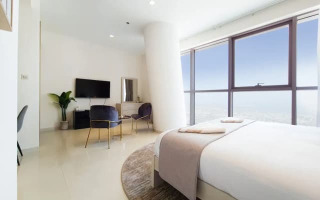 GreenFuture - Luxe Studio In Trade Center With Downtown Views - photo 2