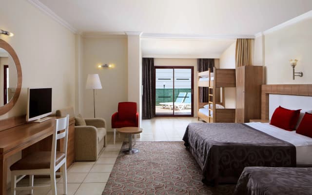 Galeri Resort Hotel - photo 3
