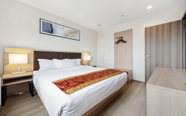Ramada by Wyndham Flushing Queens - photo 3
