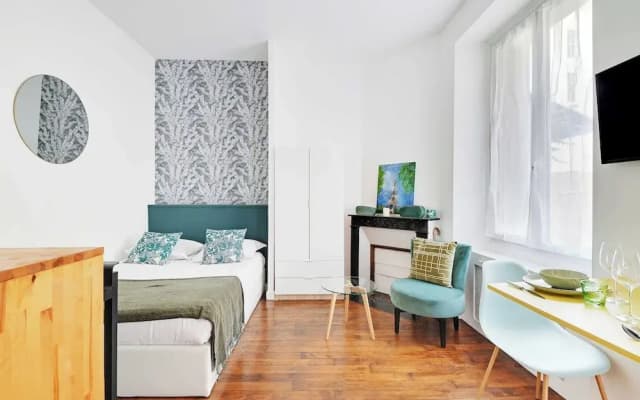 Cozy Studio With Terrace Near the Eiffel Tower - photo 4